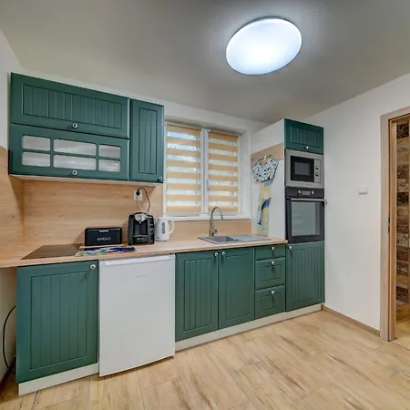 Chaloupka U Jezera Pod Smrkem * Cervene Janovice