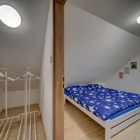 בית נופש Chaloupka U Jezera Pod Smrkem Cervene Janovice