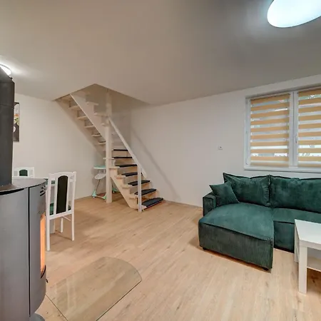 Chaloupka U Jezera Pod Smrkem בית נופש