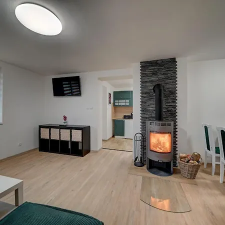 בית נופש Chaloupka U Jezera Pod Smrkem