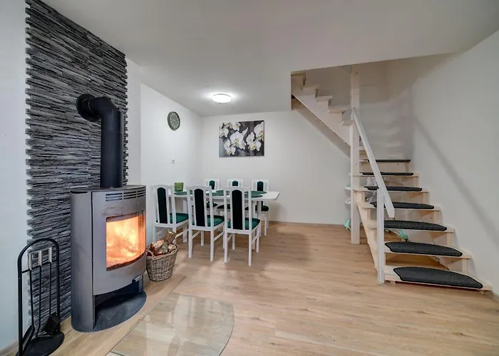 Chaloupka U Jezera Pod Smrkem